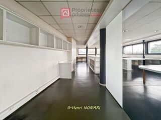  Parking / Garage  vendre 2 pices 230 m