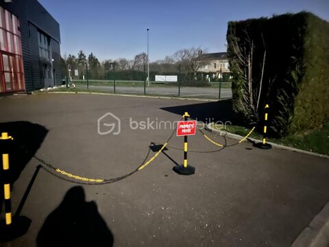   BATIMENT PROFESSIONNEL 811 m2 – ENTREPOT et BUREAUX avec 2 PARKINGS 