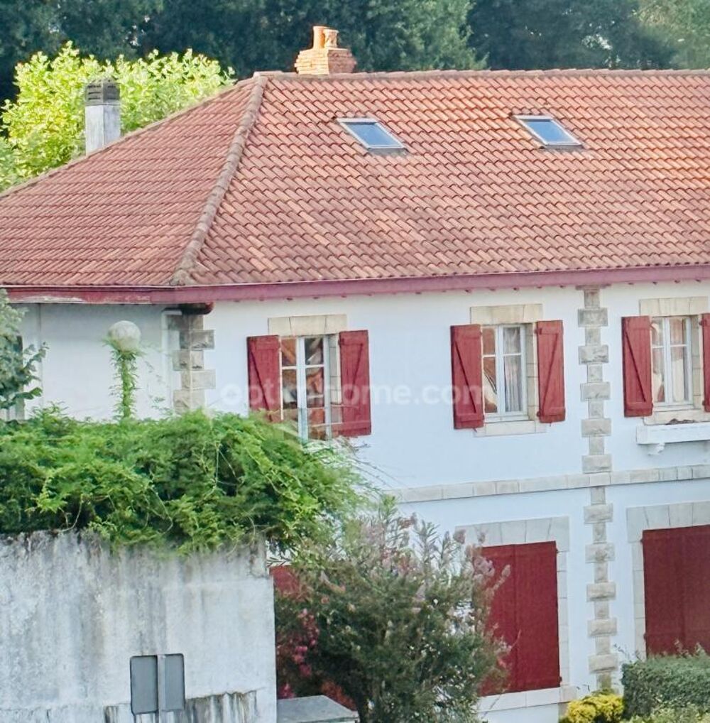 EXCLUSIVITÉ  CIBOURE BORDAGAIN  APPARTEMENT DE CHARME AVEC COMBLES PRIVATIFS ET PARKING