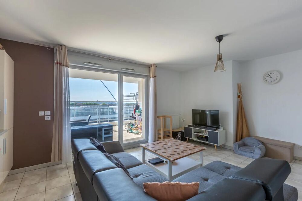 VENDU LOUÉ - 3 pièces de 63 m2, situé à Vaulx-en-Velin