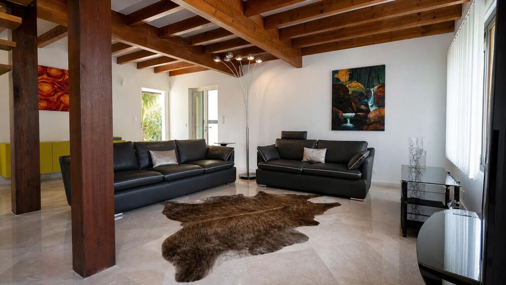 Maison authentique et contemporaine avec piscine et garage 167m2