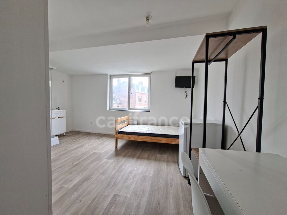 Location Appartement Chambre 14 m² avec salle d'eau et WC privatifs – Colocation meublée – 420 € CC – Roubaix Roubaix