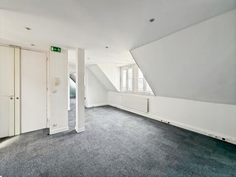 Dans un immeuble ancien de bon standing avenue Hoche 4621 75008 Paris