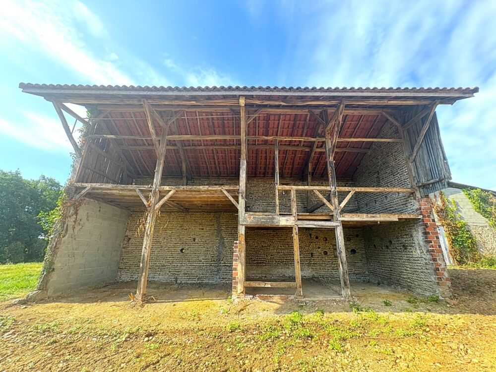 Maison à rénover avec dépendances et 16 870m2 de terrain Proche de AIRE SUR L'ADOUR (40)