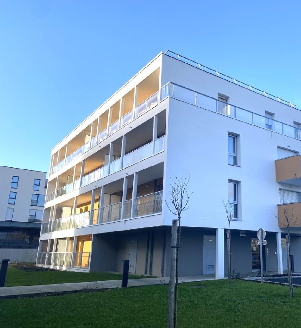 T2 avec terrasse et parking à LAVAL