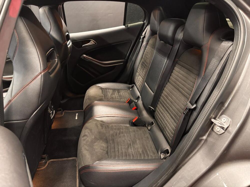 Classe GLA 200 d 7-G DCT Fascination PACK AMG 2018 occasion 78200 Mantes La Jolie