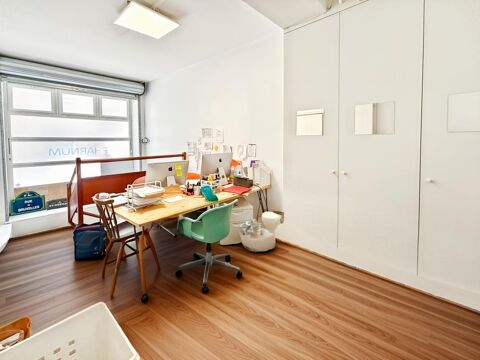 A proximit&eacute; Porte de Clichy, &agrave; louer bureaux de 67m&sup2; 2550 75017 Paris