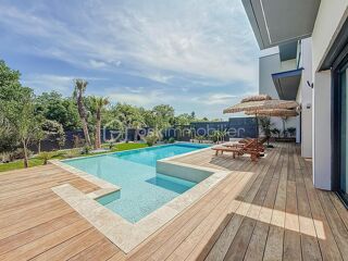  Maison � vendre 6 pi�ces 213 m�