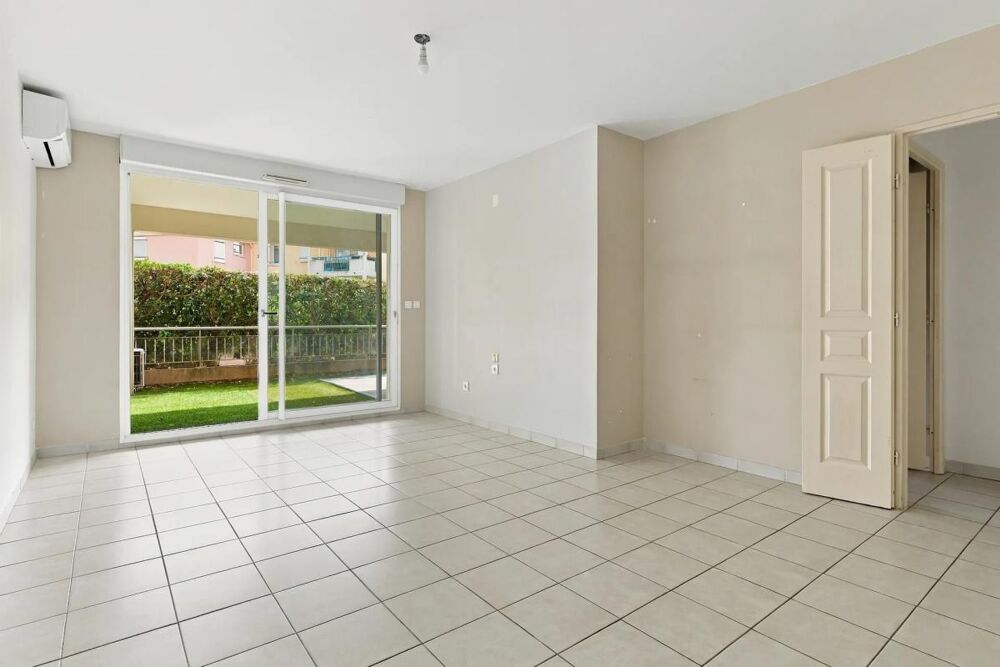 Vente Appartement Appartement T3 de 63 m² en rez de jardin de 21 m2 avec garage double à Hyères Hyeres