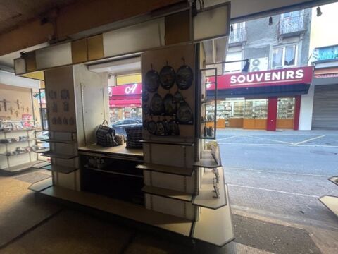   Dpt Hautes Pyrnes (65),  vendre LOURDES Local commercial 