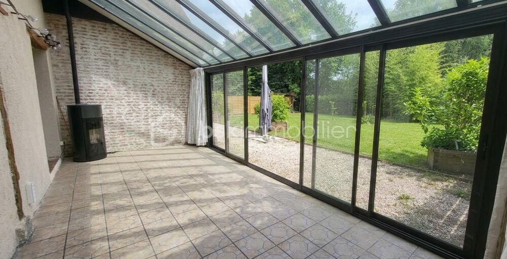 Maison familiale avec beau potentiel à La Ferté-Saint-Aubin