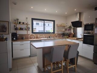  Villa  vendre 5 pices 135 m