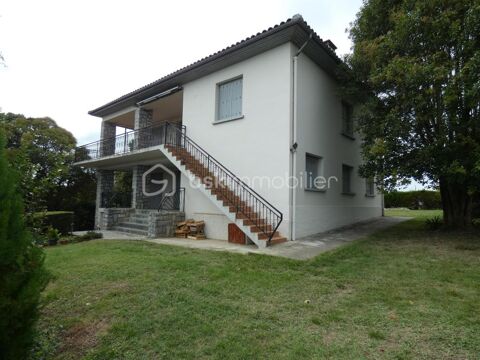   Grande maison, situ�e dans un environnement paisible avec une vue d�gag�e sur les Pyr�n�es Maison - 10 pi�ce(s) - 195 m�