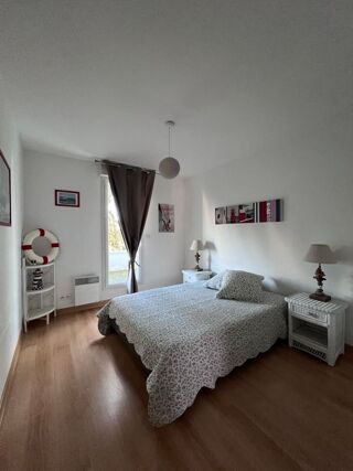  Appartement à louer 4 pièces 90 m²