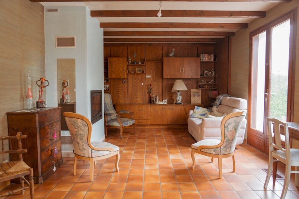 Vente Maison Maison à vendre 7 pièces proche de MACON (71) La roche vineuse