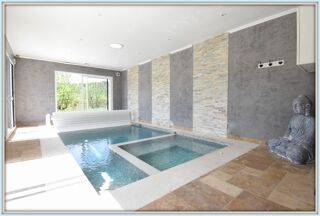  Propriété/château à vendre 6 pièces 220 m²