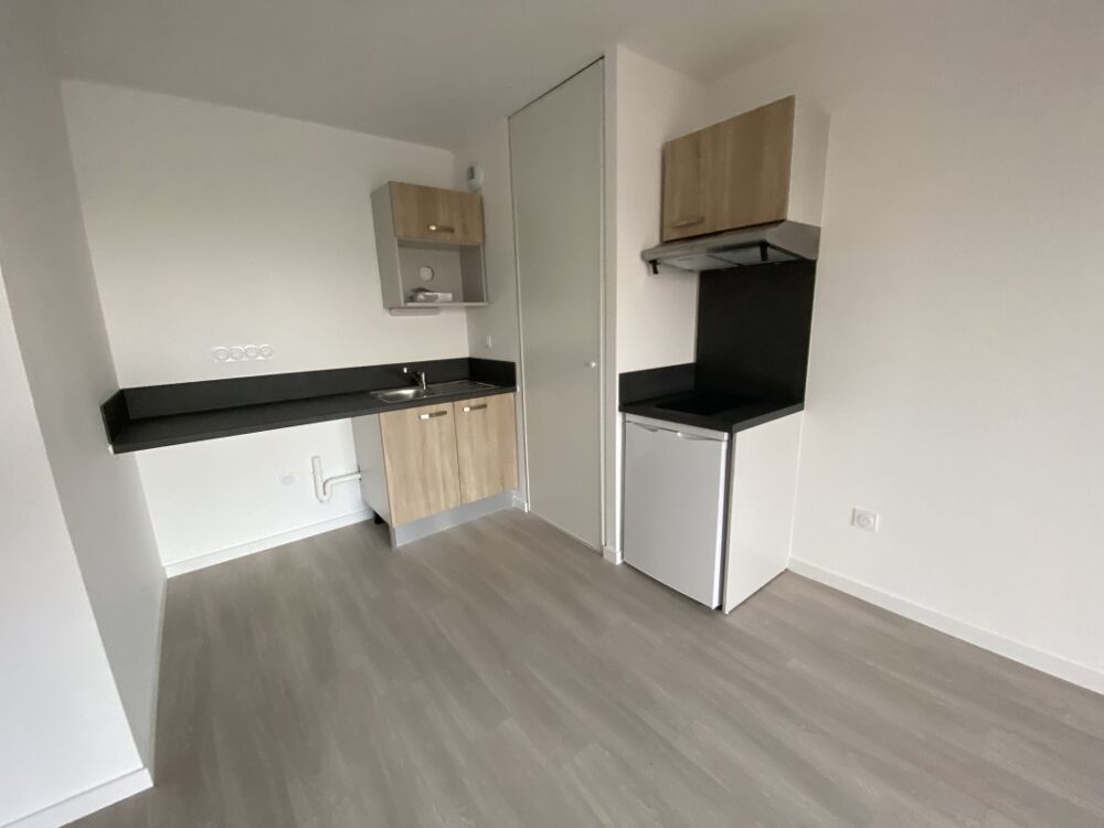 T2 avec terrasse et parking à LAVAL