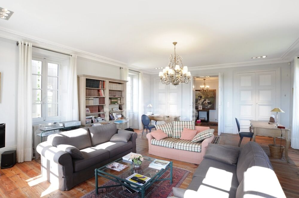 à vendre  Propriété/château Cognac (16100)