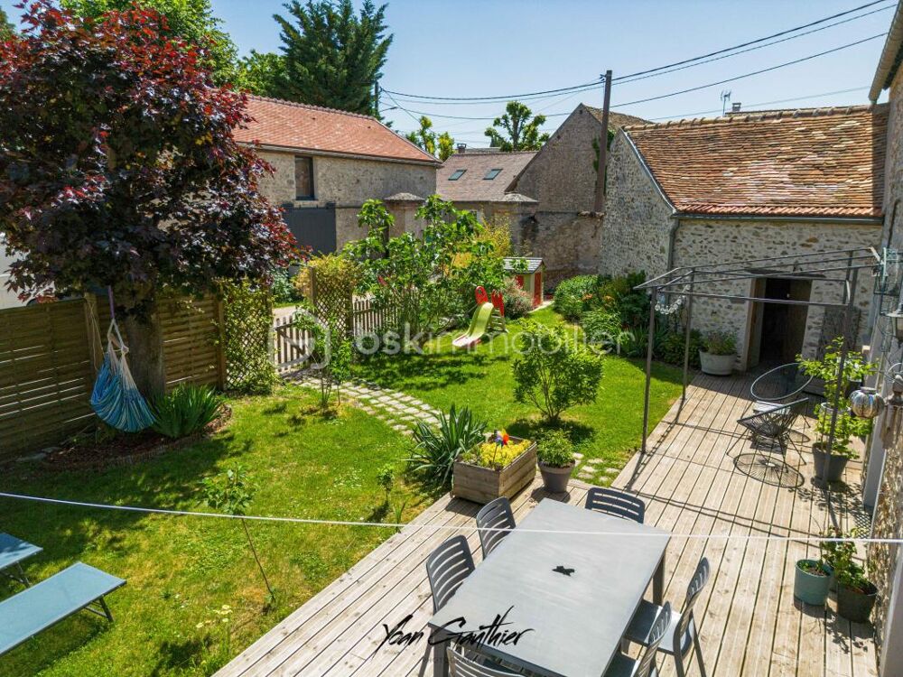 Vente Maison Grange rénovée d'exception 180 m2 – Volumes, lumière et prestations de qualité Etrechy