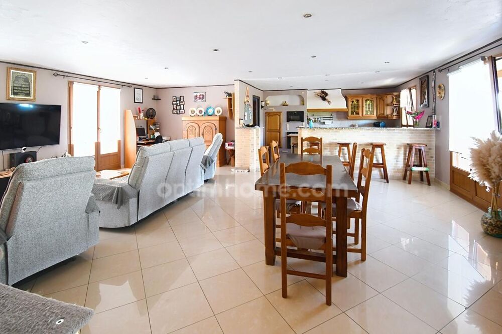 Vente Maison MAISON PLAIN PIED 129M2 - 3 CHAMBRES - 2 GARAGES - TERRAIN 10 ARES 45 - 2 TERRASSES Pierrepont