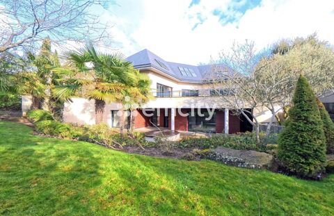   Maison Maison - 9 pi�ce(s) - 335 m�