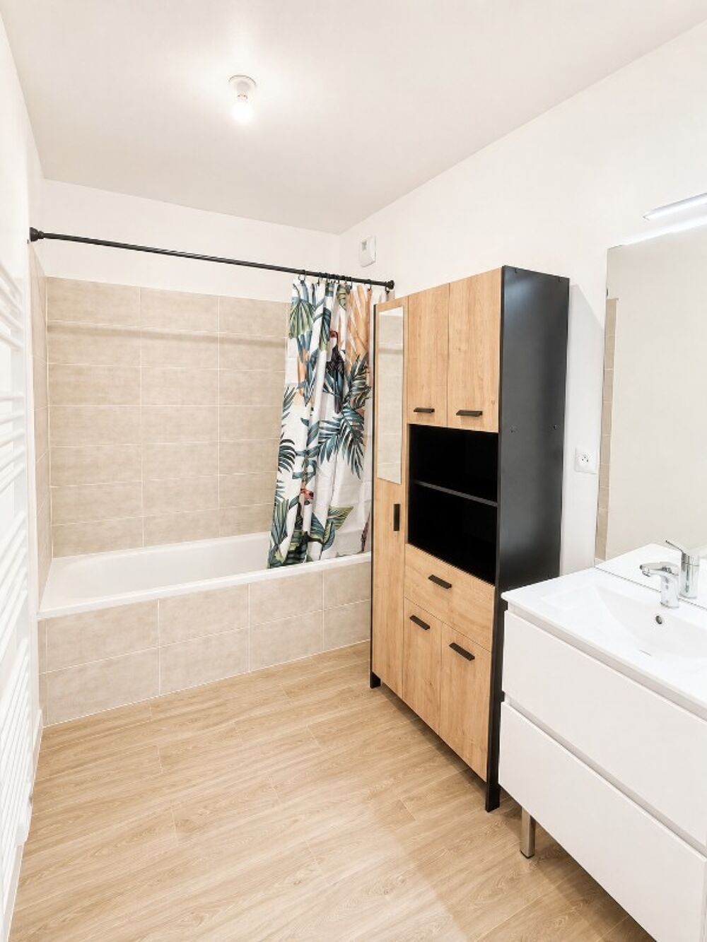 Location Appartement T2 meublé avec balcon et parking à LAVAL Laval