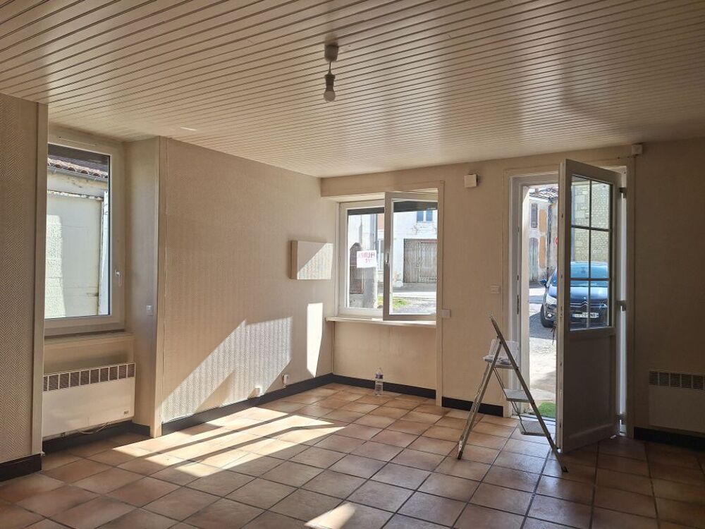 Location Maison Maison de 80m2 à louer sur Saint-Bonnet-sur-Gironde Saint bonnet sur gironde