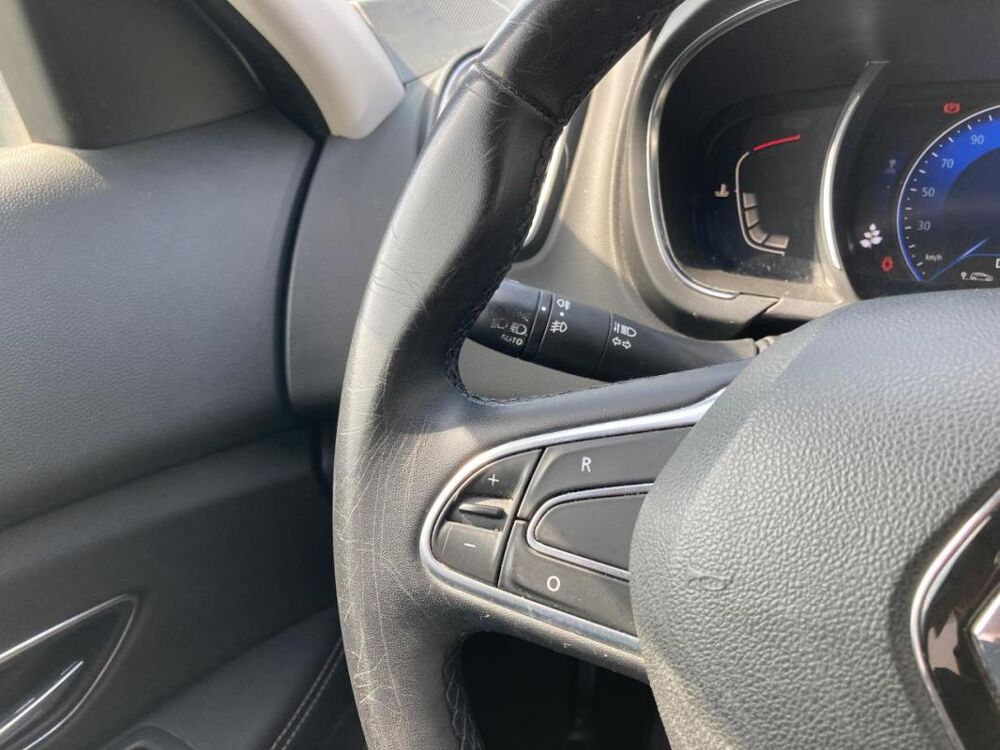Grand scenic IV 7 PLACES - 1.7 BluedCi 120 CH SUIVI RENAULT 2020 occasion 14650 Carpiquet