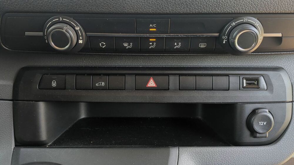 Vivaro Van Am&eacute;nag&eacute; 2.0 120 Pack Clim - Premi&egrave;re main 2021 occasion 28100 Dreux