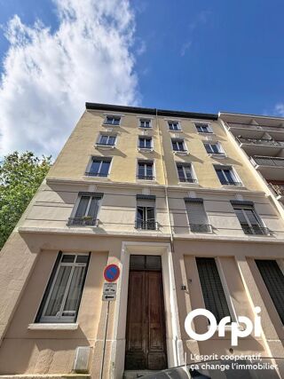  Immeuble � vendre 15 + pi�ces 778 m�