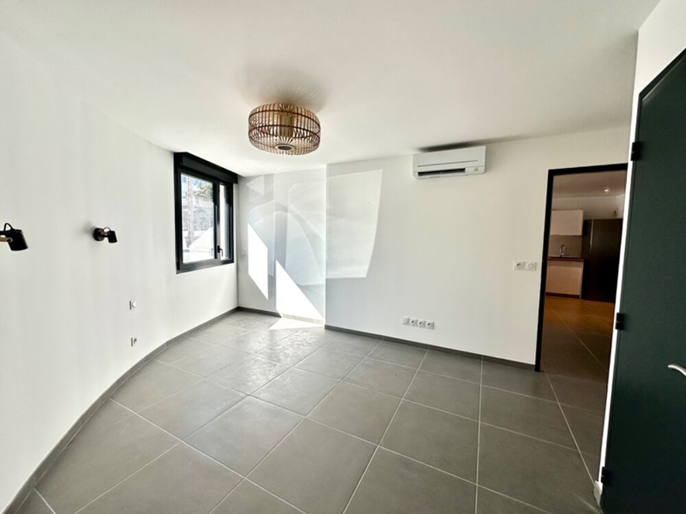 T4 rénové de 90m2  Terrasse sur le toit de 25m2  Possibilité activité professionnelle  Saint-Barnabé