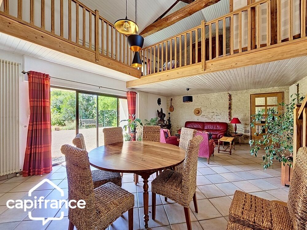 Vente Maison Maison en pierre de caractère 195 m² – 3 chambres – mezzanine – terrain 1 606 m² – Saint-Martin-de-Sanzay proche Saumur, Montreu Thouars