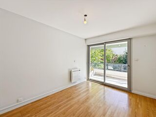 Vente Appartement Appartement Clermont-ferrand 3 pièce(s) 84 m2 - Grande terrasse au calme et sans vis à visb Clermont ferrand