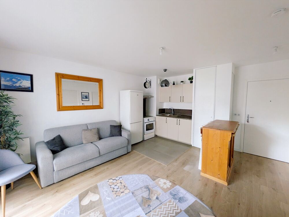 EXCLUSIVITÉ  Appartement récent, balcon, parking et gare à pied : un 2 pièces prêt à vivre !