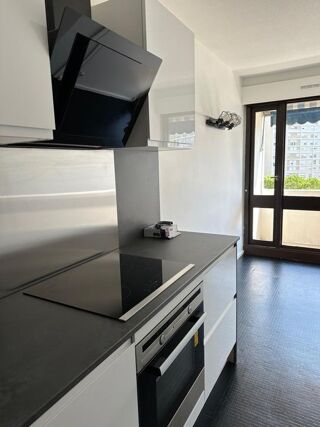  Appartement à louer 3 pièces 70 m²