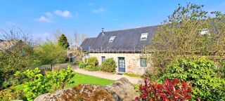 Maison 8 pièces 200 m² · à Commana · 200 m² · 469 000 €