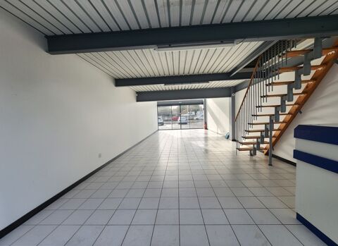   LE CHATEAU D'OLERON emplacement N°1 Local commercial de 204 m2 disponible 