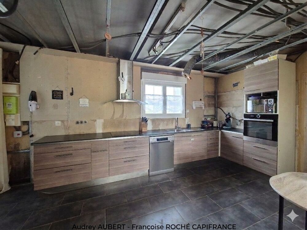 Maison à vendre 8 pièces TONNAY BOUTONNE (17)