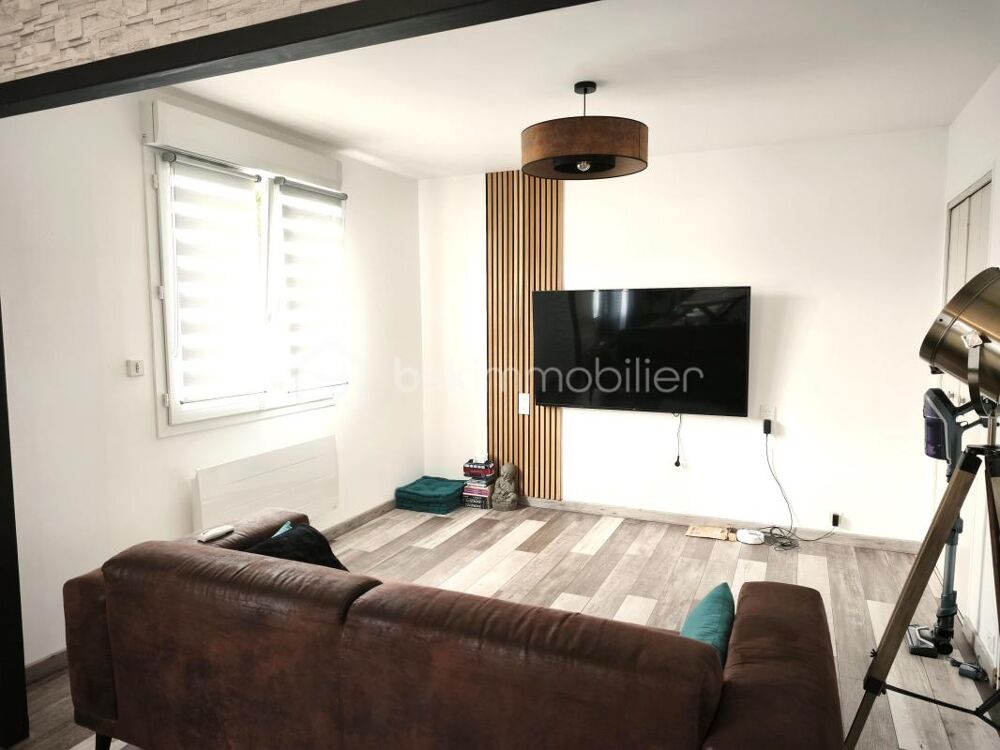 EN EXCLUSIVITÉ - MAISON SUR SOUS-SOL - 2 CHAMBRES - AMBRIERES-LES-VALLEES