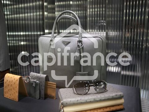   Boutique 37m² avec appartement de 75m², centre historique de Sarlat 