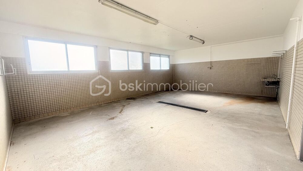 Vente Parking/Garage Grand garage double 83 m² – espace de stockage ou atelier – Notre-Dame-de-Monts Notre dame de monts