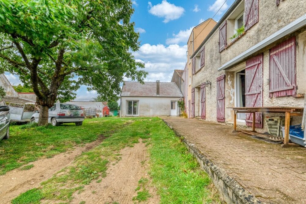 Christophe Michaudelle  EXCLUSIVITE - CAPIFRANCE vous propose proche de Meaux et Saint Soupplets : 260 m² - ZONE UA - 10 pièces