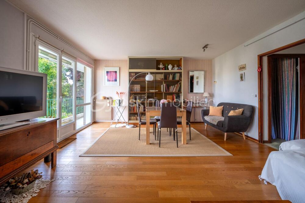 Vente Appartement RARE À CHÂTEAUROUX – T4 de 89 m² avec balcon traversant, parc privatif - deux garages Chateauroux