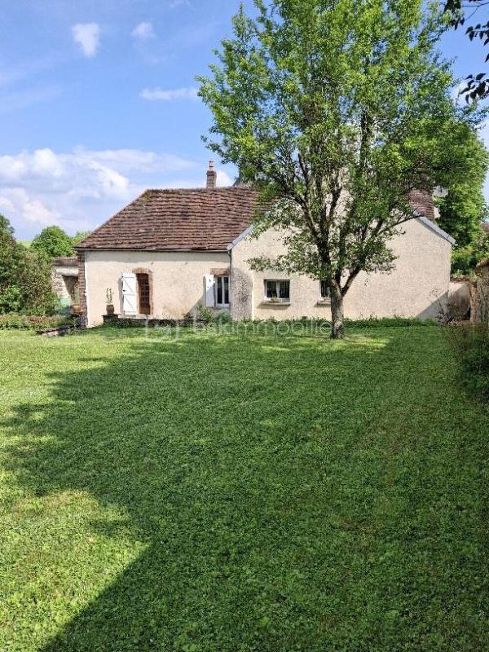 Maison de campagne de caractère 3 pièces - jardin de 1237 M2 dans village calme