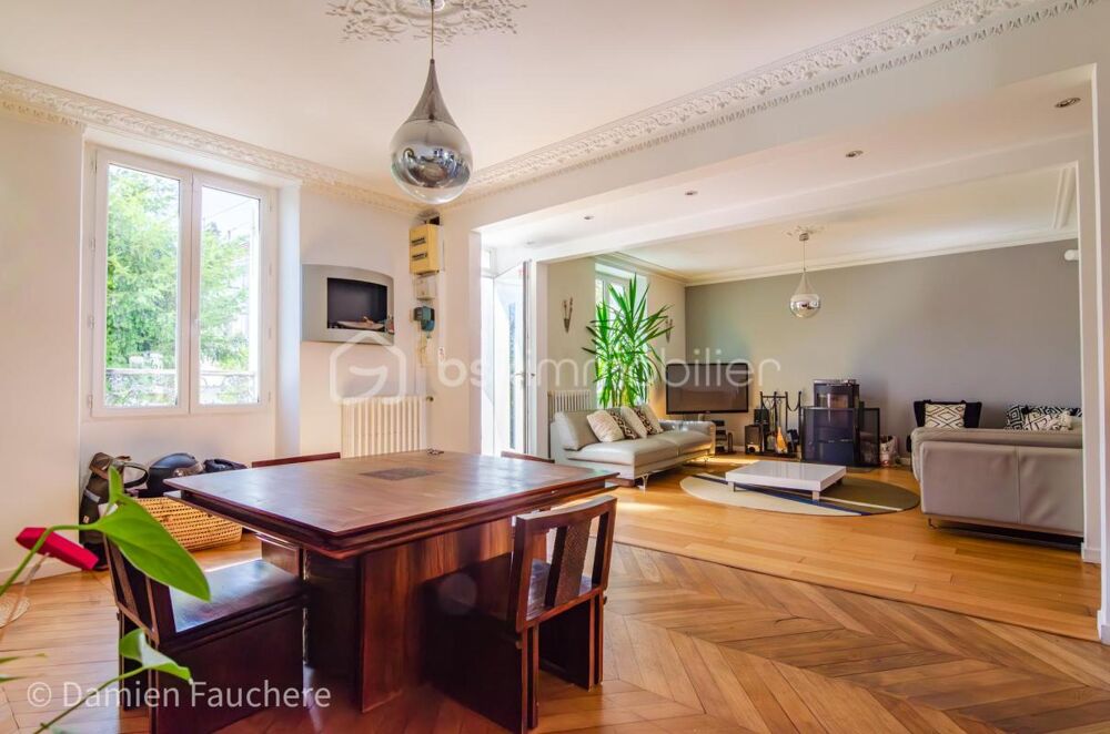 Vente Maison Maison individuelle de 205 m2, 7 pièces et 5 chambres + dépendance de 40m2 en parfait état, sur terrain de 540m2 ! Savigny sur orge