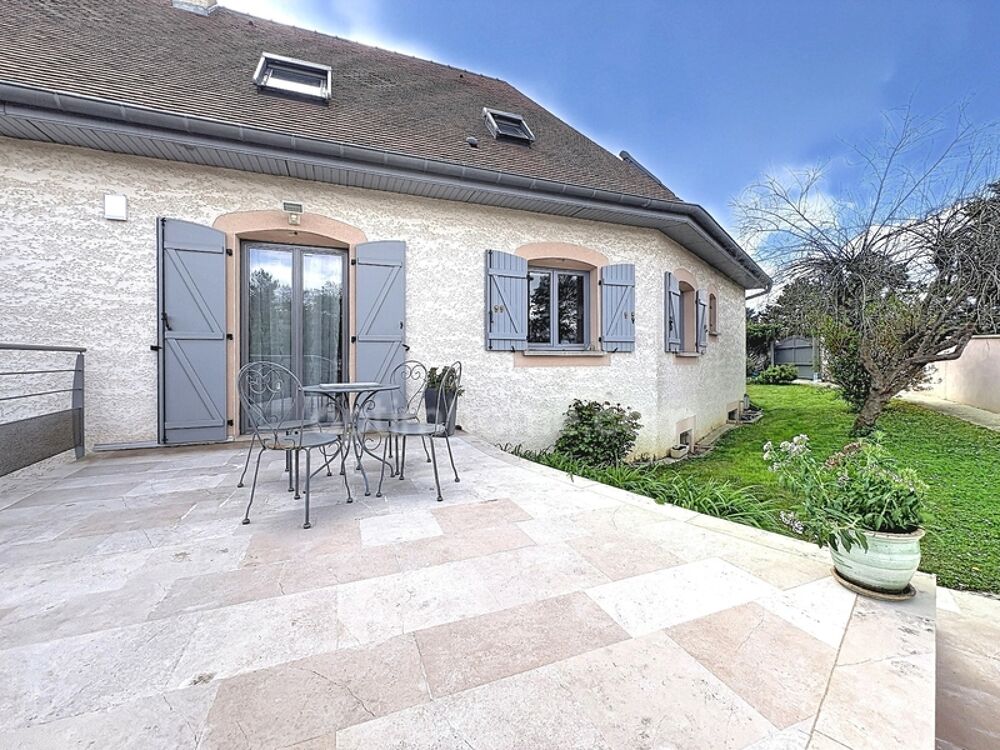 Vente Maison ? Dijon Nord-Ouest / Daix – Maison avec piscine et beaux volumes Daix