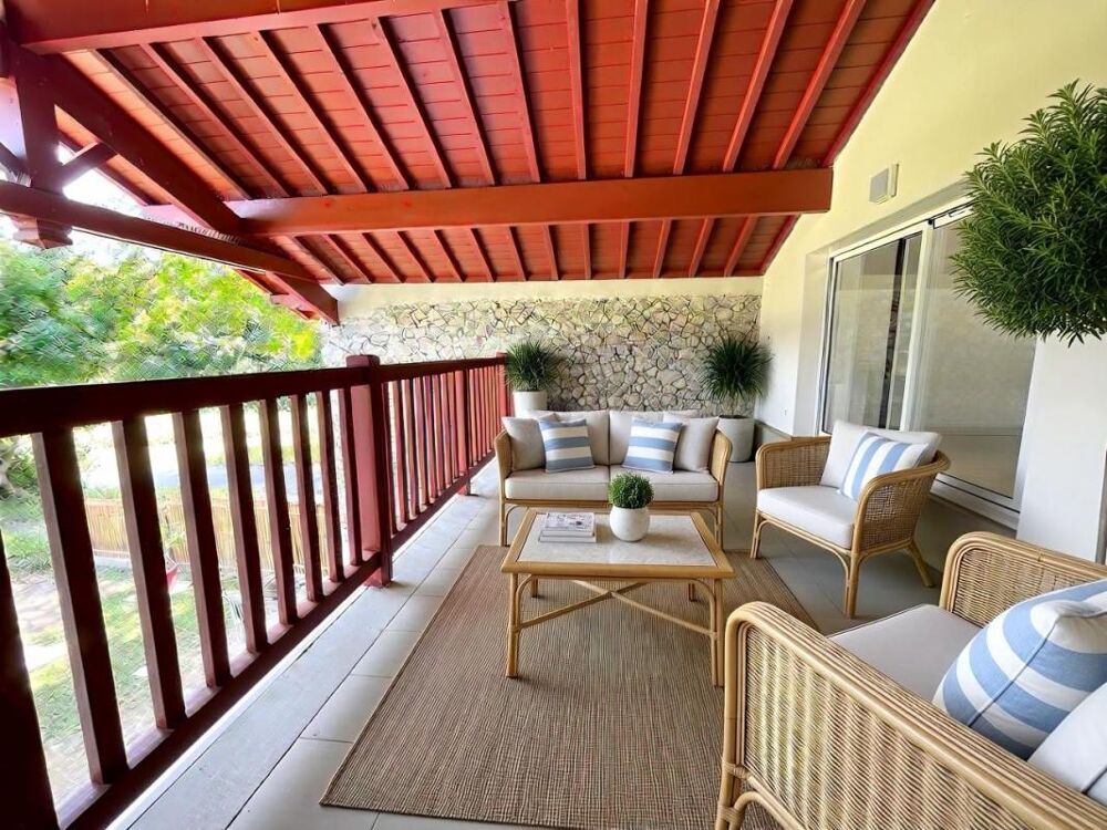 Urrugne, Appartement rénové 109m2 avec terrasse et parking