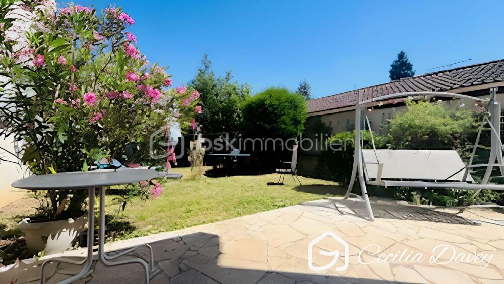 *** Nouveauté : Maison idéalement située en plein coeur de ville avec jardin et double garage***