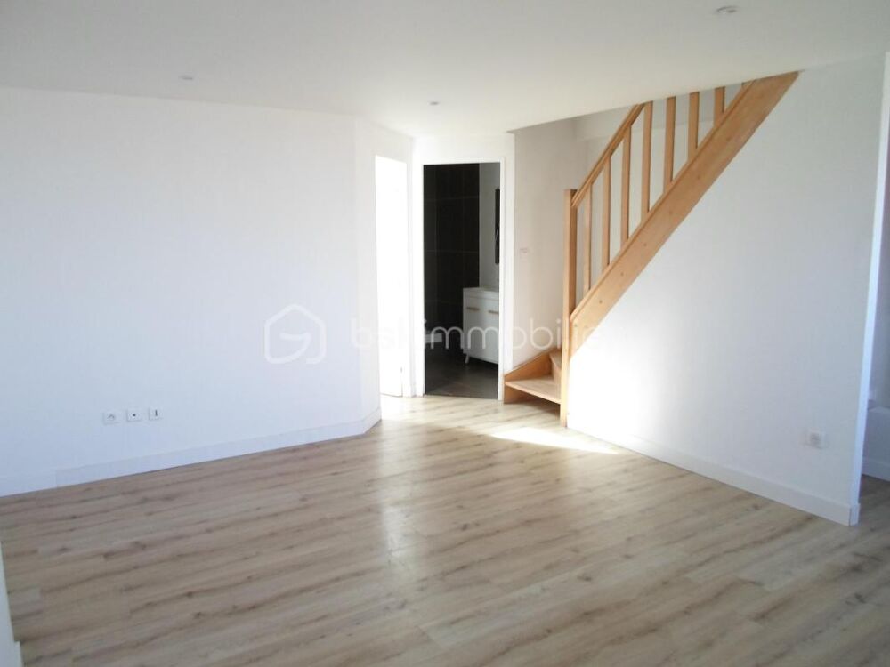 Location Duplex/Triplex MONTBELIARD, JOLI DUPLEX TOTALEMENT RÉNOVÉ TYPE T3 (2 chambres), AUX PORTES DU CENTRE VILLE Montbeliard