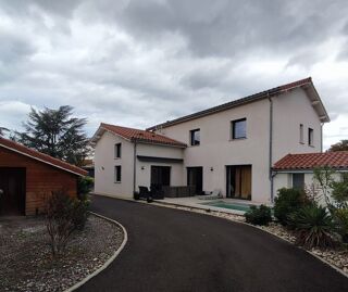  Maison  vendre 7 pices 243 m